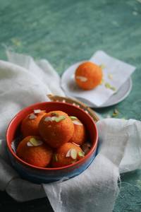 Motichur Laddu