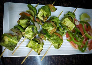 Paneer Hariyali Tikka (8 Pcs)