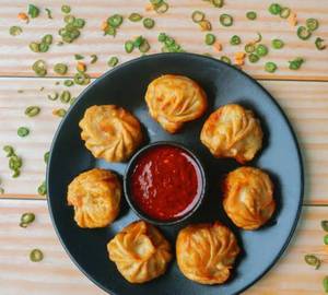 Veg fried momos
