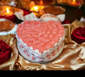 Strawberry rose cake