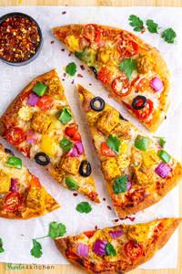 Paneer garlic chicken pizza - meduim