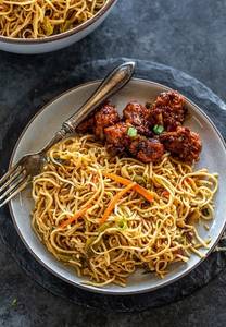 Paneer Noodles With Gobi 65