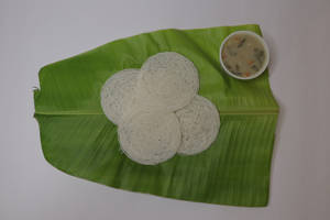 Idiyappam [4pcs] + Veg Stew [1pc]