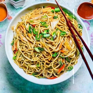 Egg Hakka Noodles