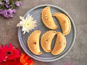 Baked Classic Gujiya (5 Pcs)