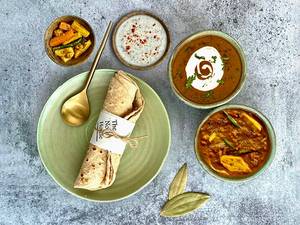 Kadai Paneer, Dal Makhani & Roti Meal