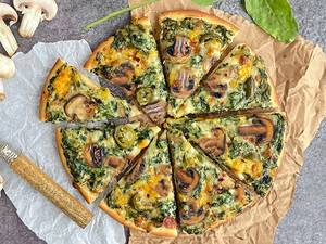 Roasted Garlic, Mushroom And Spinach Pizza