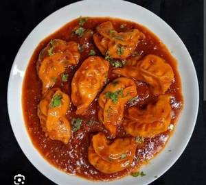 Chicken gravy momos
