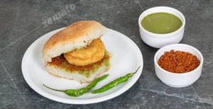 Jumbo Vada Pav