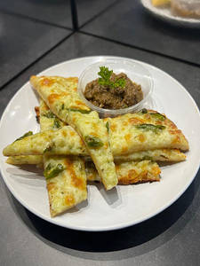 Chilli Cheesy Garlic Bread
