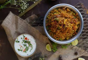 Zafrani Veg Dum Biryani (650 Gm)