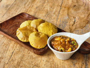 Bedmi Poori Aloo Ki Sabzi
