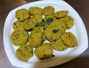 Methi Mathri (250 Gms)