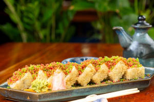 King Salmon Uramaki Roll