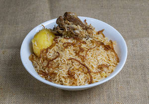 Dhakai Mutton Biryani [1 Piece Mutton, 1 Piece Potato]