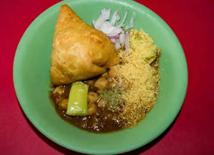 Chole Samosa (2Pcs)