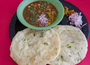 Single Chole Batura