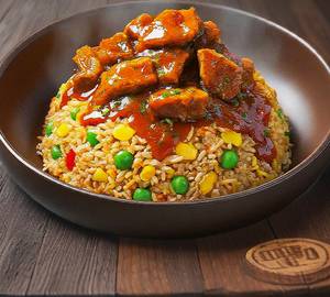 Veg Fried Rice With Chilli Pork (Gravy, 3 Pieces)