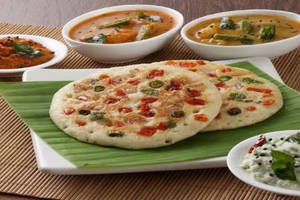 Butter Tomato Onion Uttappam