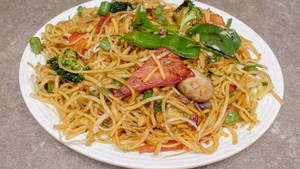 Veg Garlic Chowmein