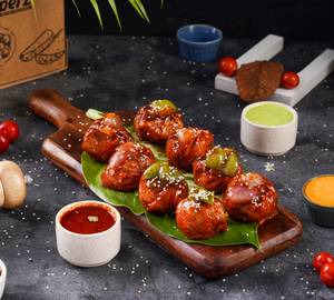 Paneer Chilli Momos [8 Pieces]