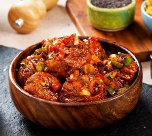 Chicken Manchurian Momos [8 Pieces]