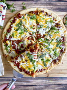 Special cheese chili pizza