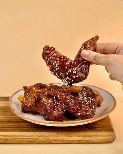 Korean Bbq Chicken Wings With Chilli Garlic Aioli
