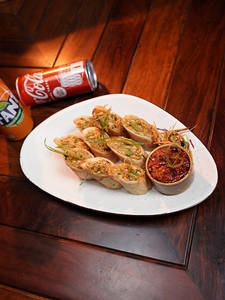 Chicken Spring Roll (9 Pcs)