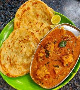 2 Laccha Paratha with Chicken Changezi [3 Pieces]