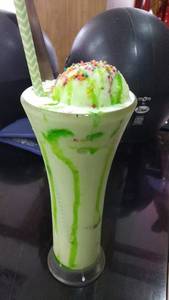 Pista Shake With Scoop