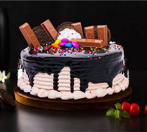 Kitkat And Oreo Chocolate Cake (500 Gms)
