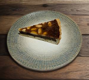 Dates And Almond Pie