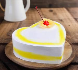Pineapple heartthrob cream cake
