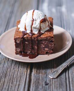 Browni With Ice Cream (200 Grm]