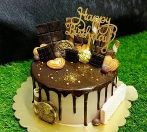 Chocolate Cake Decorated Chocolate 700grams