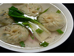 Veg Momos Soup