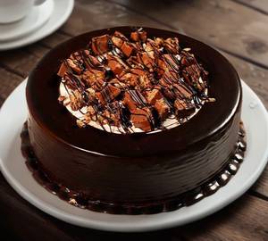 Eggless choco kitkat cake