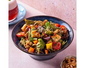 Sweet Peppers And Croutons Salad