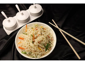 Veg Hakka Noodles