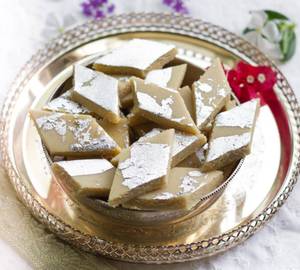 Kaju burfi kaju katli