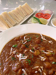 Chana With Bread Butter