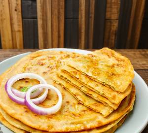 Aloo pyaz refind paratha