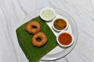 Vada Sambar (2 Pieces)