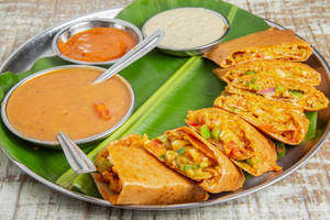 Palak Mysore Masala Dosa (Served With White Chutney, Laal Chutney And Sambhar)