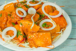 Idli Manchurian (Served with Cocunut Chutney, Red Chutney and sambar)