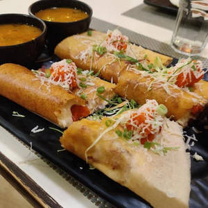 Paneer Salad Roast Dosa