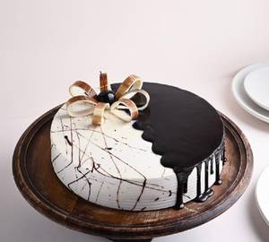 Chocolate Vanilla Cake