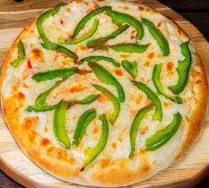 Cheese n capsicum pizza
