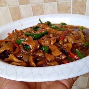 Shredded chicken with bell pepper